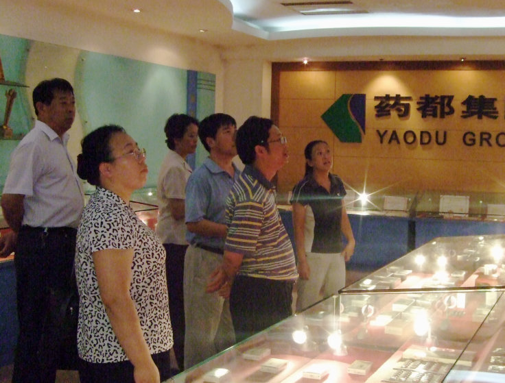 國(guó)家工信部中小企業(yè)局陳海副司長(zhǎng)、韋向群處長(zhǎng)到我公司調(diào)研