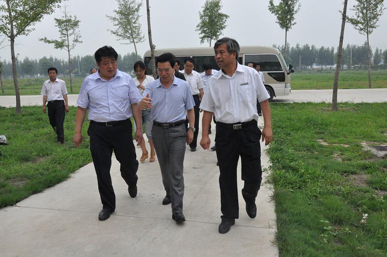 河北省委常委、副省長聶辰席來藥都集團視察指導(dǎo)工作